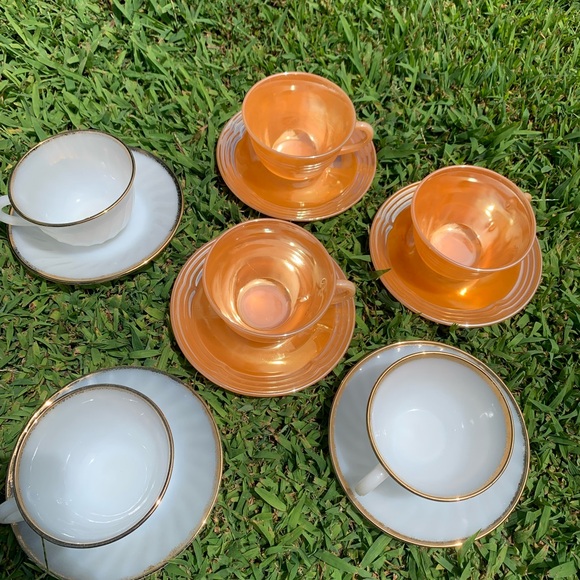 Fire King tea cups and saucers - Picture 15 of 16